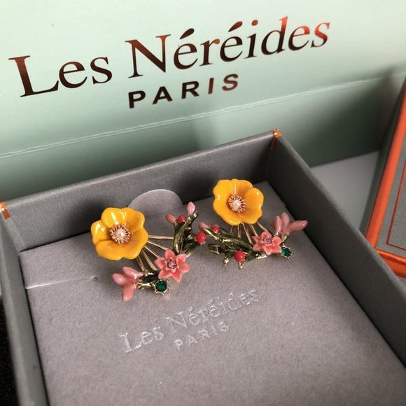 Winter Gardens Yellow Flowers with Little Flowers - Picture 7 of 10